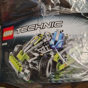 Retired LEGO Technic Off-Road Racer  All Pieces & Manuals Included Released 2009